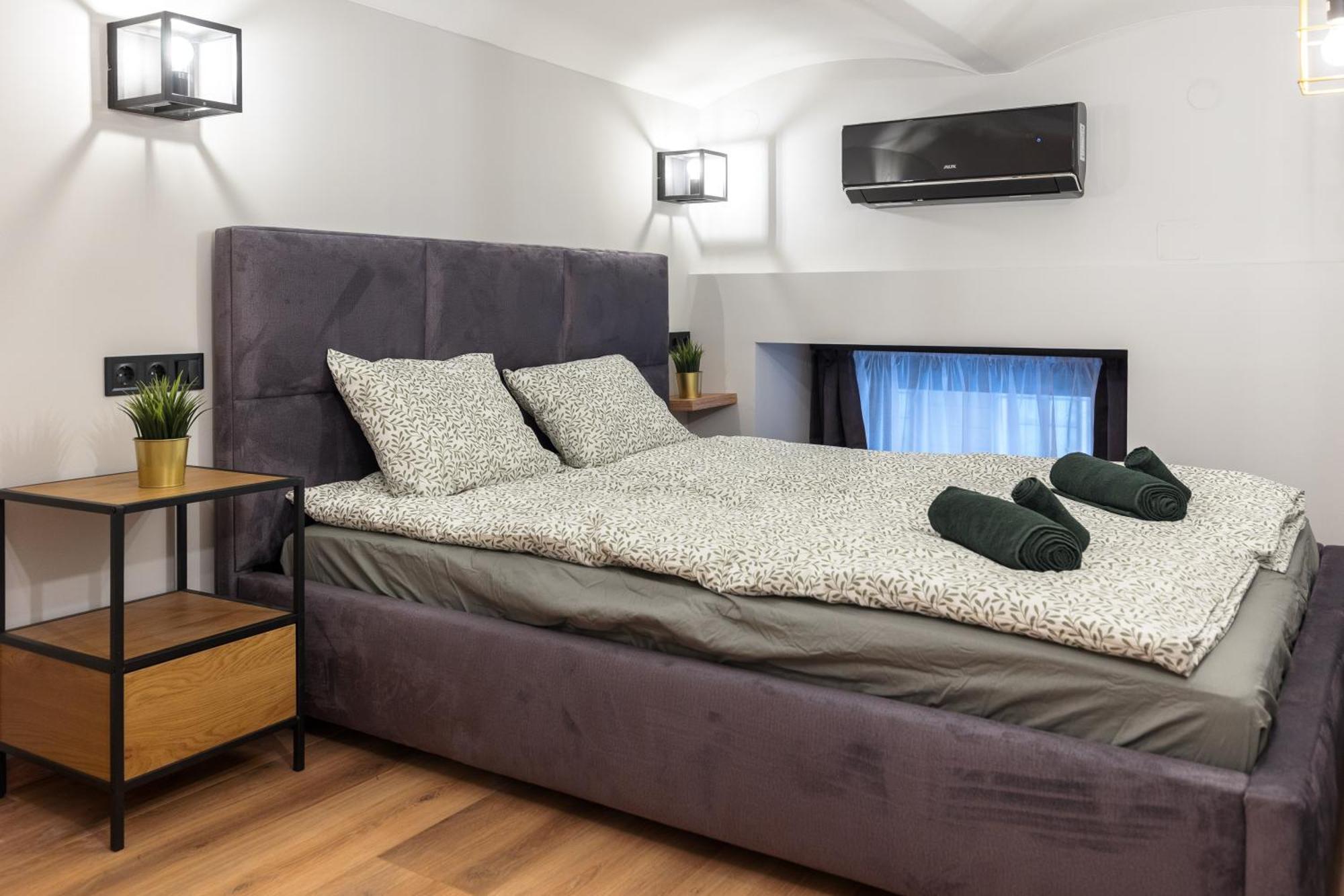 Parliament Dream Apartment! — Photos 3